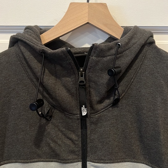 Brand New North Face Geary Zipper Hoodie - Picture 5 of 9